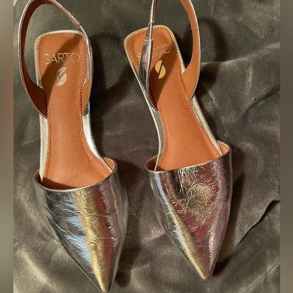 Anthropologie Other - Unique Silver Flats